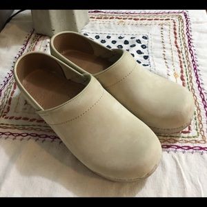 Dansko Professional Nubuc Tan Clogs